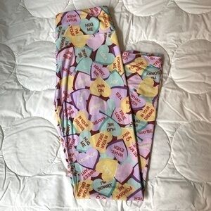 LuLaRoe Conversation Heart Valentine Leggings OS